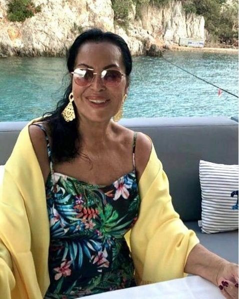 Türkan Şoray estetik yaptırdı operasyonu o hali ele verdi işte Sultan'ın son hali - Resim: 1