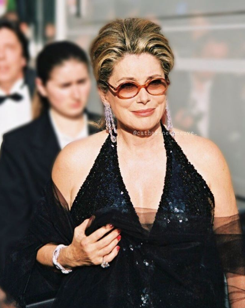 Fransız oyuncu Catherine Deneuve hastaneye kaldırıldı felç teşhisi konuldu - Resim: 1