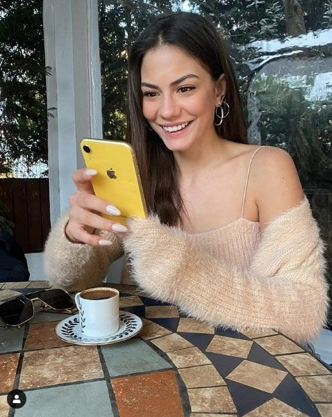 Doğduğun Ev Kaderindir'in yıldızı Demet Özdemir yeni pozlarıyla ortalığı salladı - Resim: 4