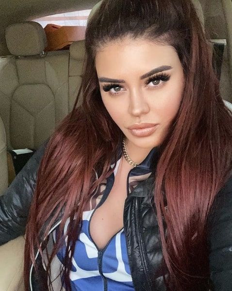 Ebru Polat Nihal Candan'a özendi o da bornozla seksi pozunu paylaştı bakın ne yazdı - Resim: 1