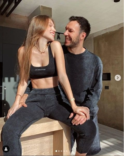 Duygu Özaslan ev hali deyip sevgilisiyle olay pozlarını böyle paylaştı - Resim: 3