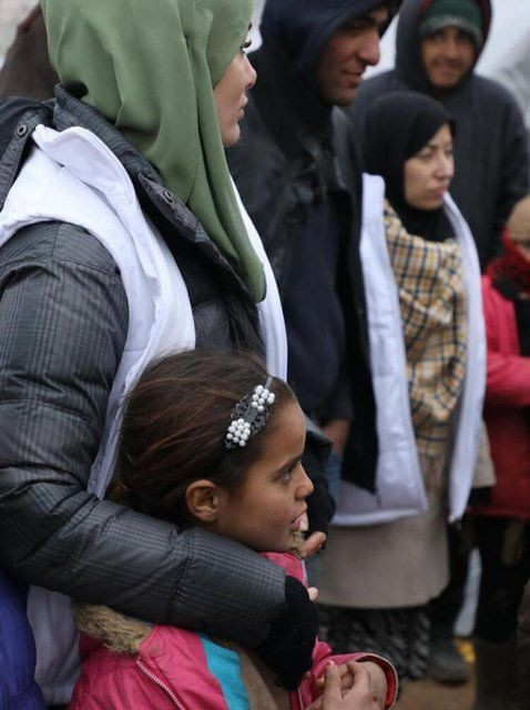 Umuda Koşanlar Derneği kurucusu Gamze Özçelik İdlib'de umut dağıttı! - Resim: 2
