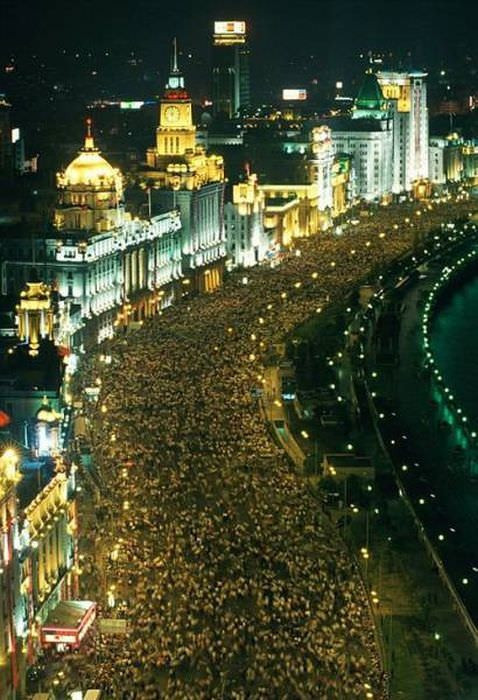 Bu nasıl yaşam şekli! Milyarlarca insan aynı odada... - Resim: 3