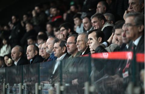 Şenol Güneş'in Ersen Martin'e sorduğu soru sonrası yaşananlar duygulandırdı - Resim: 0