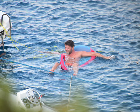 Beyaz bu kez fena yakalandı! - Resim: 4