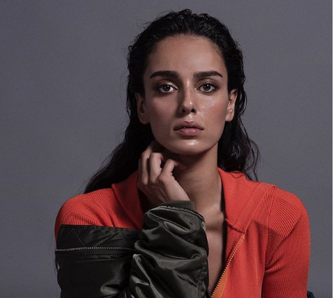 Kara Para Aşk dizisinde beraberlerdi Engin Akyürek 11 yaş küçük rol arkadaşıyla mı? - Resim: 3