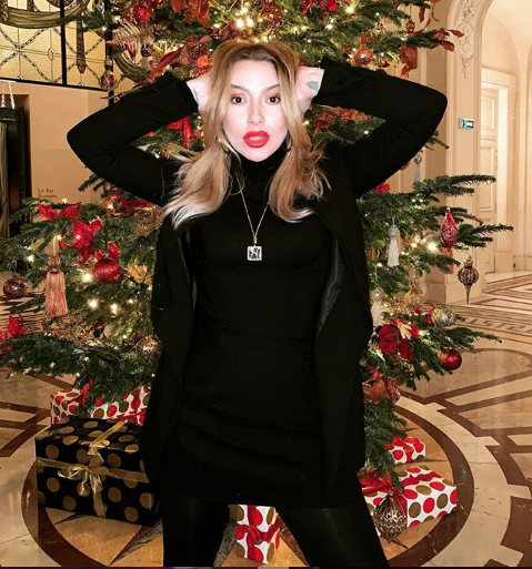 Hadise orta parmağını takipçilerine hediye etti! Tepkiler çığ gibi büyüdü - Resim: 2