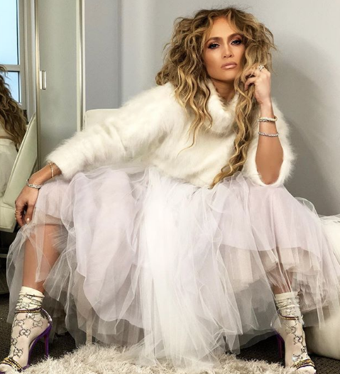 Her anı kıymetli! Ünlü yıldız beyaz maskeyle yakalandı - Resim: 1