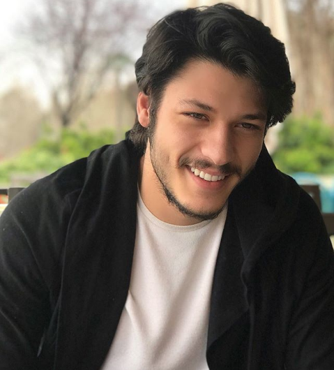 Çukur dizisinin Celasun'undan olay paylaşım! Abi kardeşlerdi sevgili oldular - Resim: 1