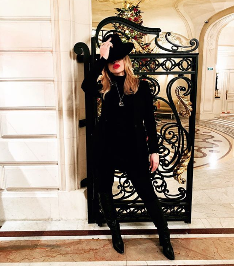 Hadise orta parmağını takipçilerine hediye etti! Tepkiler çığ gibi büyüdü - Resim: 3