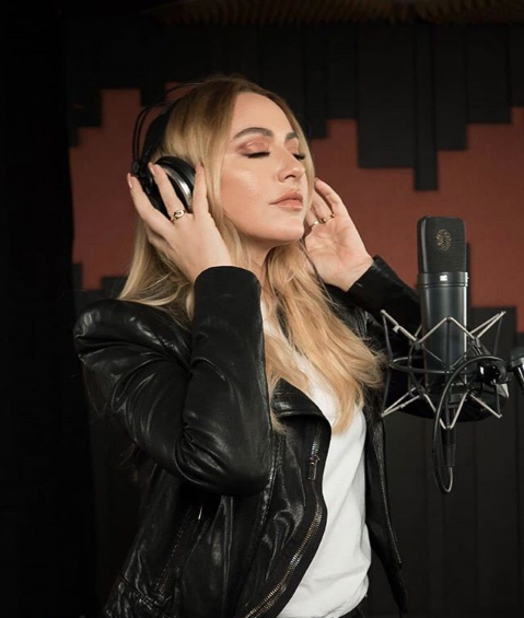 Hadise yeniden makyajsız yakalandı! Doğal güzelliği dikkat çekti - Resim: 2
