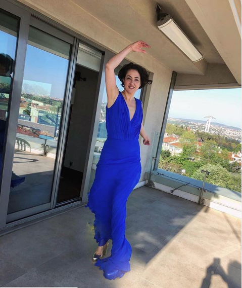 Müzikale sütyensiz katılınca Meltem Cumbul flaşların kurbanı oldu - Resim: 4