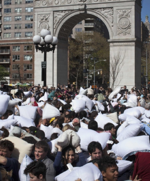 3 bin kişi birbirini dövdü! - Resim: 2