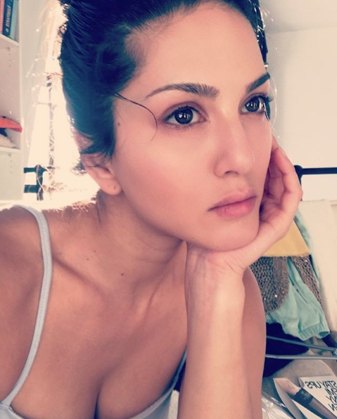 Burak Deniz Bizim Hikaye'den ayrılacak erotik film yıldızıyla... - Resim: 4