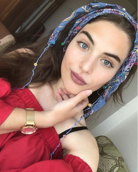 Küçük Gelin dizisinin yıldızı Çağla Şimşek büyüdü! Son haliyle tanımak adeta imkansız - Resim: 4