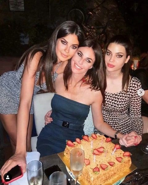 Defne Samyeli'nin göğüs dekolteli pozuna laf atan Cenk Eren bakın ne dedi - Resim: 4