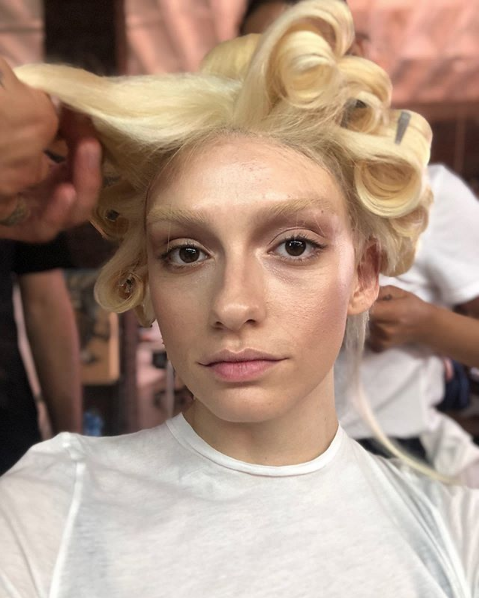 Hazar Ergüçlü yeni saç rengiyle olay oldu! Tanımakta zorluk çeken takipçileri şoka uğradı - Resim: 3