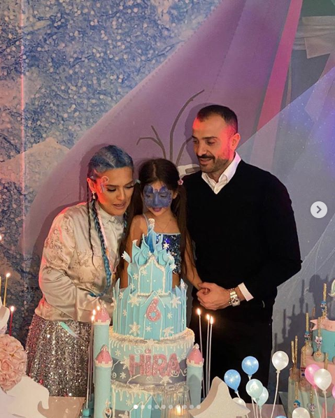 Demet Akalın yine yaptı yapacağını karantina altında kebap partisi - Resim: 2