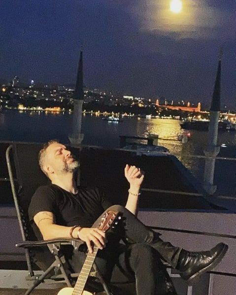 Tarkan'ın kuzeni Cenk Tevetoğlu soyadını değiştirdi: Başıma gelmeyen kalmadı - Resim: 4