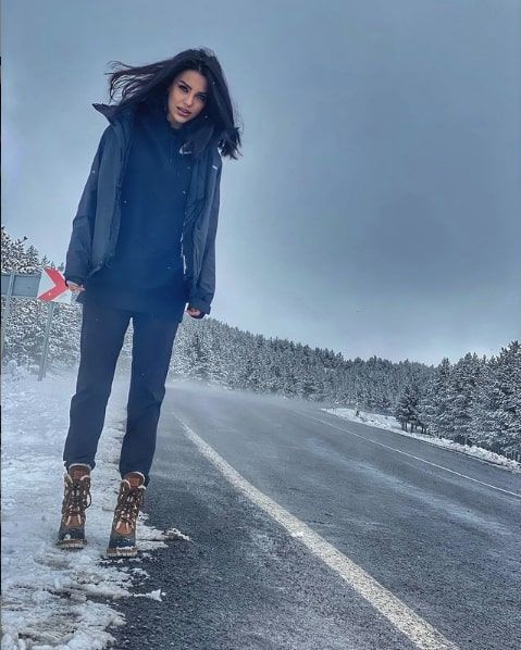 Tanınmaz helde görüntülenen Tuvana Türkay herkesi hayrete düşürdü - Resim: 4