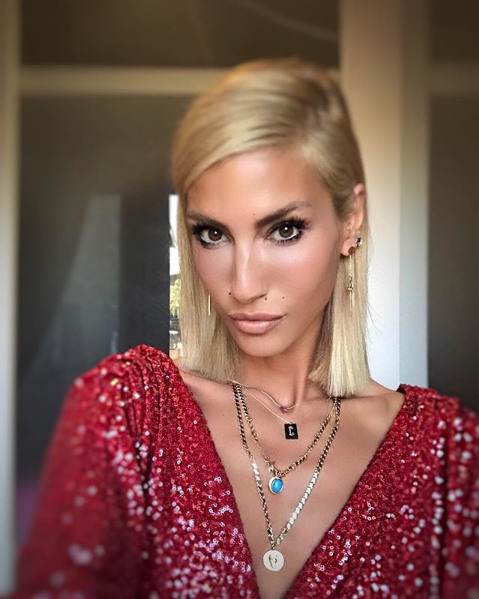 Aylık 200 bin TL kazandığı iddia edilen Çağla Şıkel: Köpek gibi çalışıyorum - Resim: 1