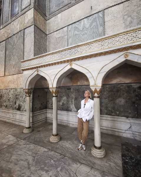Didem Soydan Ayasofya Müzesi'ni ziyaret etti paylaşımlarına beğeni yağdı - Resim: 2