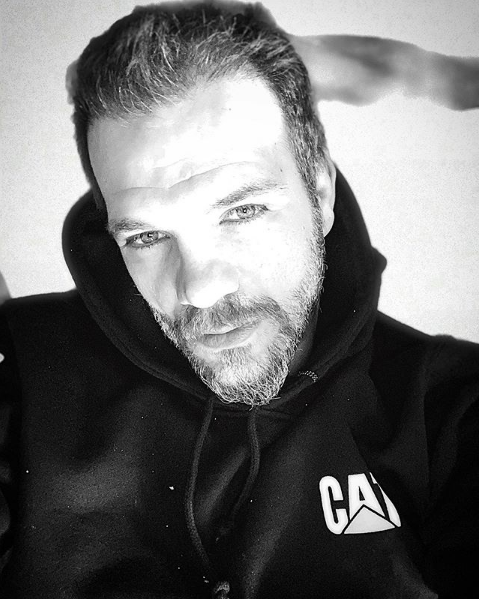 Tolga Karel soru soran takipçisine hakaret etti bir de utanmadan bakın ne yaptı - Resim: 1