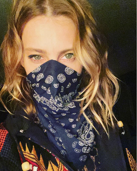 Tuba Ünsal ev karantinasında sıkılanlara sitem etti 'Oklavayla saldırasım var' - Resim: 1