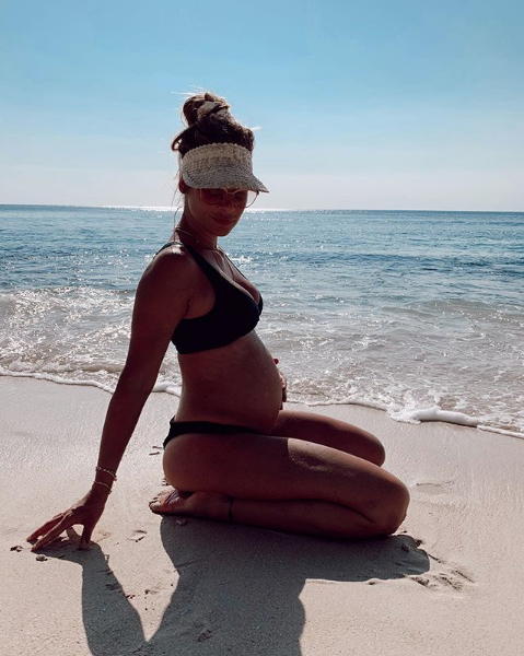 6 Aylık hamile Müge Boz bikinili pozunu paylaştı Caner Erdeniz ile evlenmişti - Resim: 2