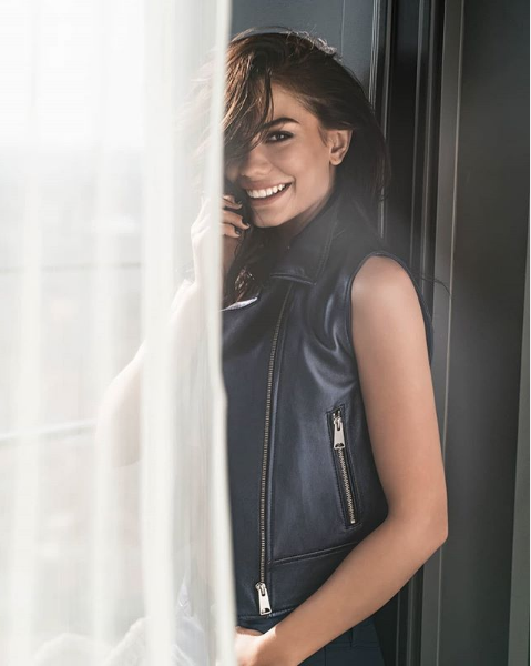 Demet Özdemir Evim dizisiyle ekranlara dönüyor! Partneri ise İbrahim Çelikkol oldu - Resim: 2