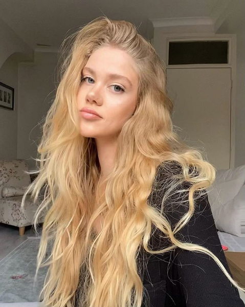 Serel Yereli'nin eski hali görenleri şoke etti öğrencilik yıllarında bakın nasıl - Resim: 2