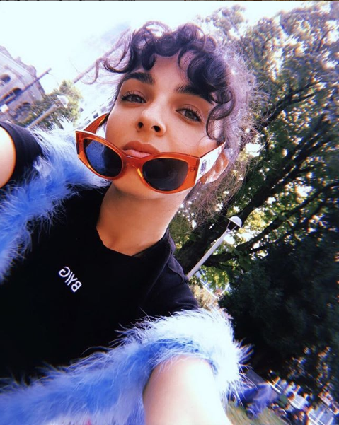 Kurşun dizisinin Tomris'i Begüm Akkaya göğüs dekolteli pozlarıyla mest etti - Resim: 4