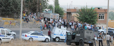 Freni boşalan kamyon dehşet saçtı! - Resim: 3