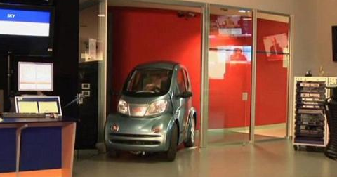 Bu otomobil asansöre bile sığabiliyor - Resim: 1