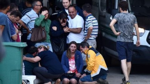 Hastane önünde acı feryada dönüştü yakınlarını teşhis edince... - Resim: 1