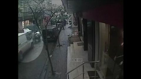 Göz göre göre hurdacıyı ezdi! - Resim: 3