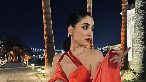 Sitare Akbaş'tan romantik mesaj! Aşk kokuyor... - Resim: 1