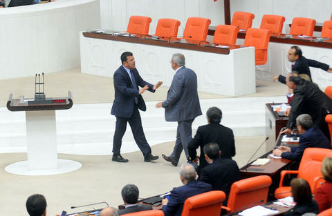 4+4+4'de tansiyon yükseldi - Resim: 2