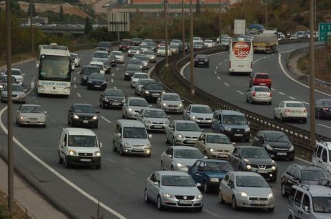 Dikkat! Tatilciler trafiği felç etti - Resim: 1