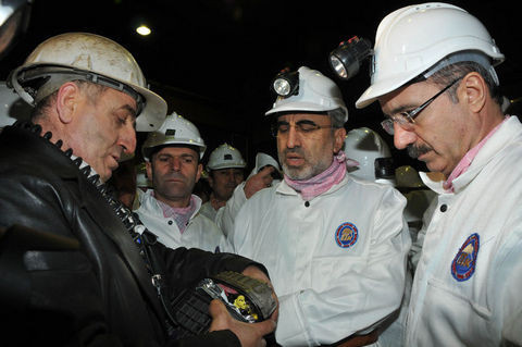 Bakanlar yeni yıla yeraltında girdi - Resim: 2