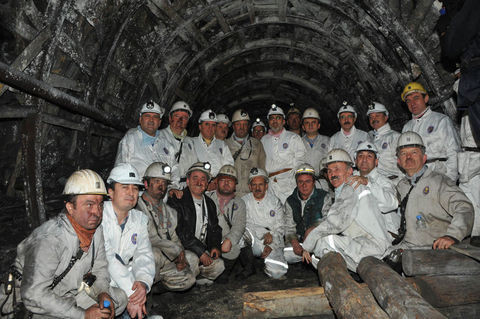 Bakanlar yeni yıla yeraltında girdi - Resim: 4