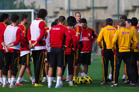 Kazım ilk antrenmanda böyle terledi - Resim: 2