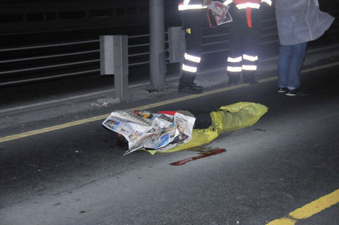 Metrobüs yolunda feci kaza! - Resim: 3