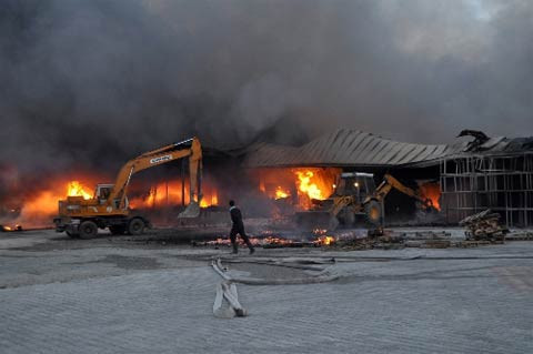 Paketleme fabrikası 1 saatte kül oldu - Resim: 4