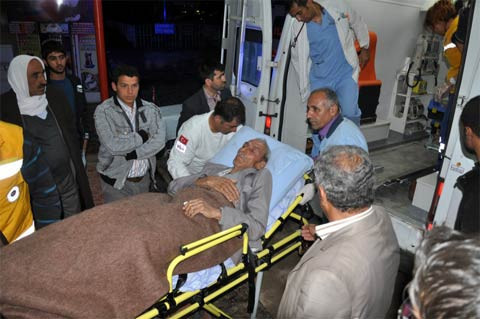 Çöken kerpiç ev bir aileye mezar oldu - Resim: 1