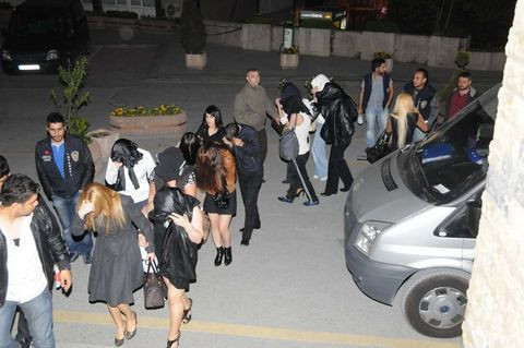 Böyle fuhuş baskını görülmedi - Resim: 1