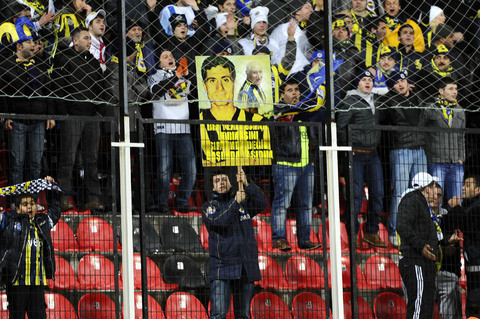 Çubuklu forma bize emanet! - Resim: 4