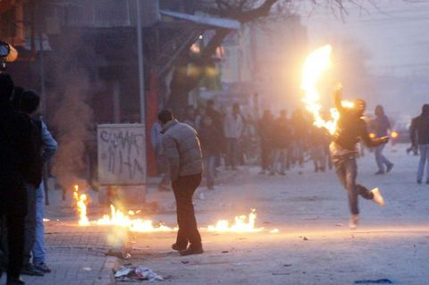 Molotofçu kendini yaktı - Resim: 1