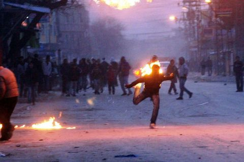 Molotofçu kendini yaktı - Resim: 3