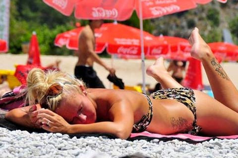 Asfalt eriten sıcaklar geldi çattı ! - Resim: 2